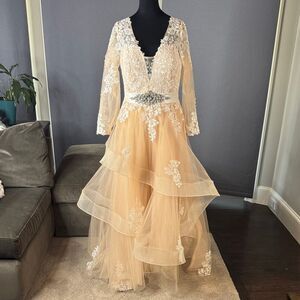 Women’s Long Sleeve Lace Appliqué Formal Gown Ruffles Corset Back Size 14